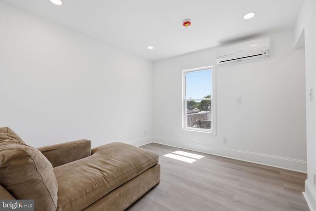 1820 PLUM, Philadelphia, PA 19124