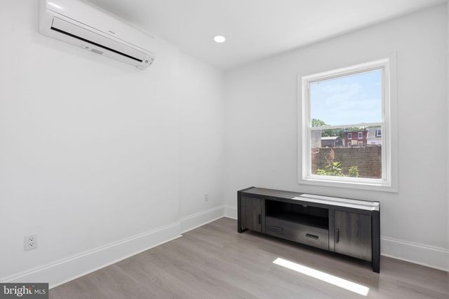1820 PLUM, Philadelphia, PA 19124