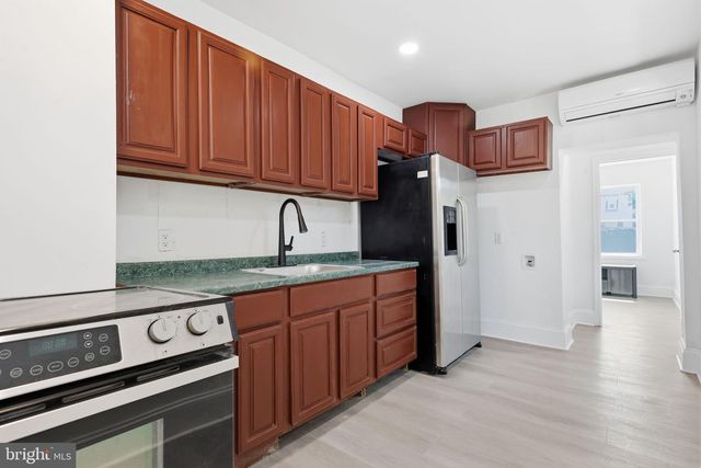 1820 PLUM, Philadelphia, PA 19124