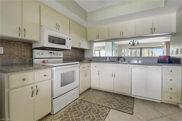 200 Misty Pines CIR # B202, Naples, FL 34105