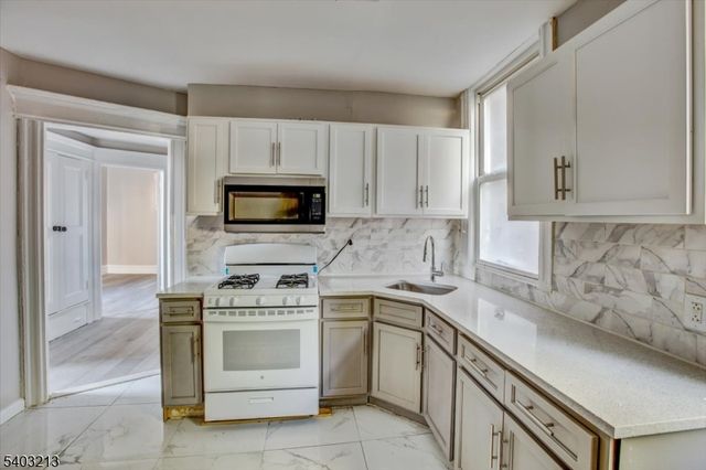 70 S 9Th St, Newark City, NJ 07107