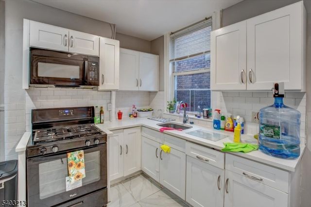 70 S 9Th St, Newark City, NJ 07107