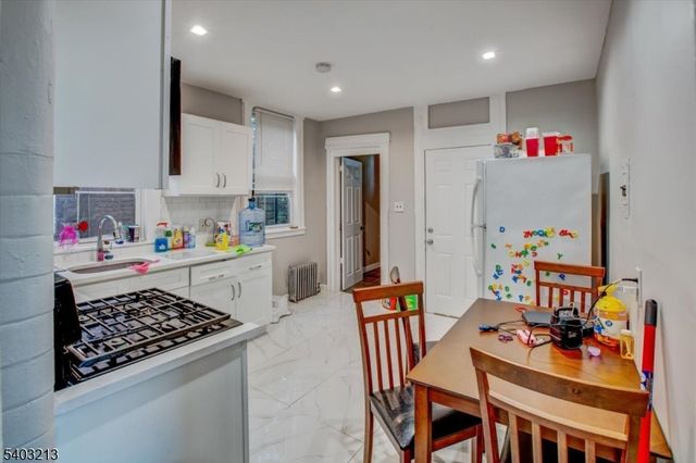 70 S 9Th St, Newark City, NJ 07107