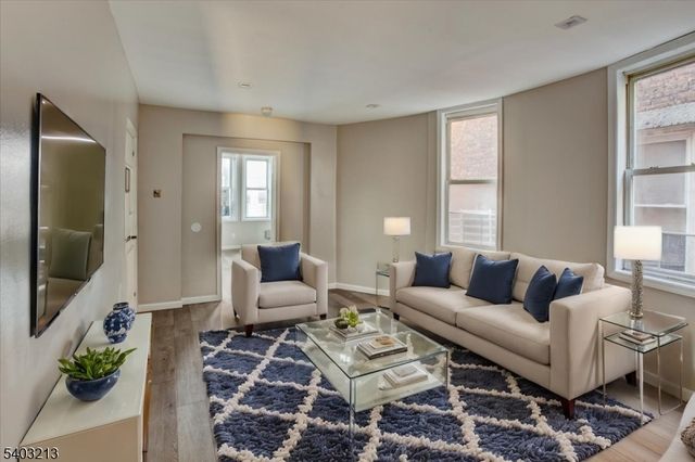 70 S 9Th St, Newark City, NJ 07107