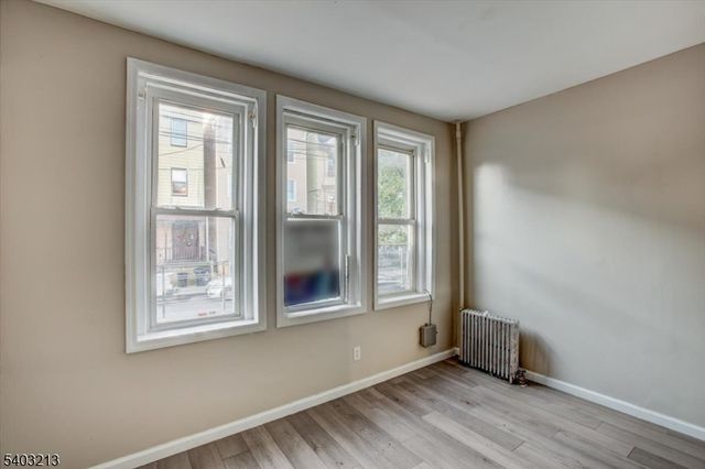 70 S 9Th St, Newark City, NJ 07107