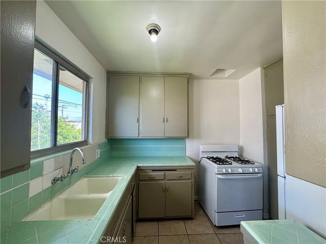 516 E Lomita Avenue 14, Glendale, CA 91205