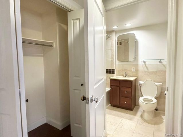 143-41 84th Drive 2A, Briarwood, NY 11435