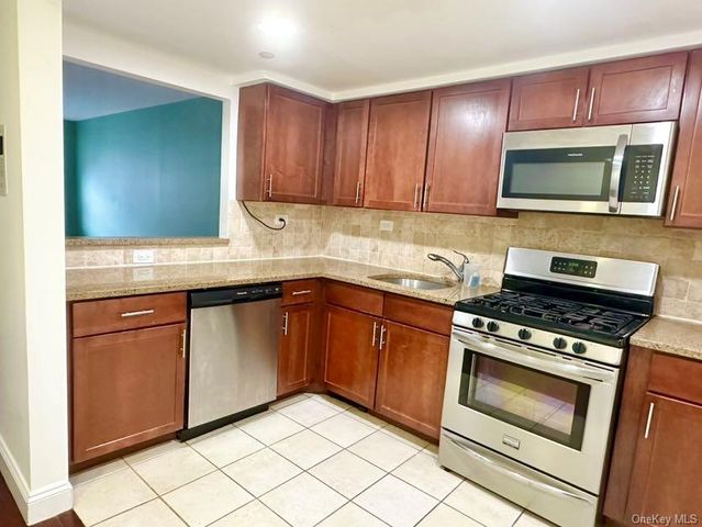 143-41 84th Drive 2A, Briarwood, NY 11435