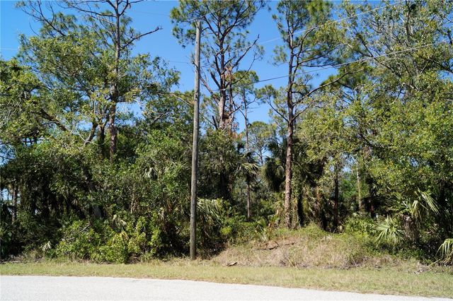 8370 CHORLEY AVENUE, North Port, FL 34291