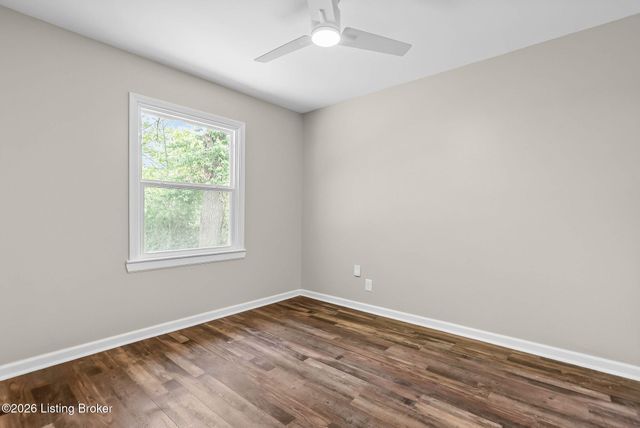 5005 Yaupon Ln, Louisville, KY 40213