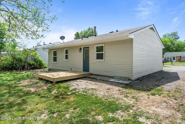 5005 Yaupon Ln, Louisville, KY 40213