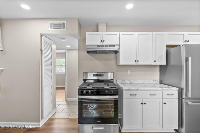 5005 Yaupon Ln, Louisville, KY 40213