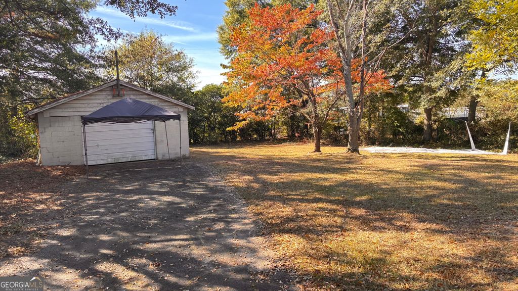 724 King Road, Riverdale, GA 30274