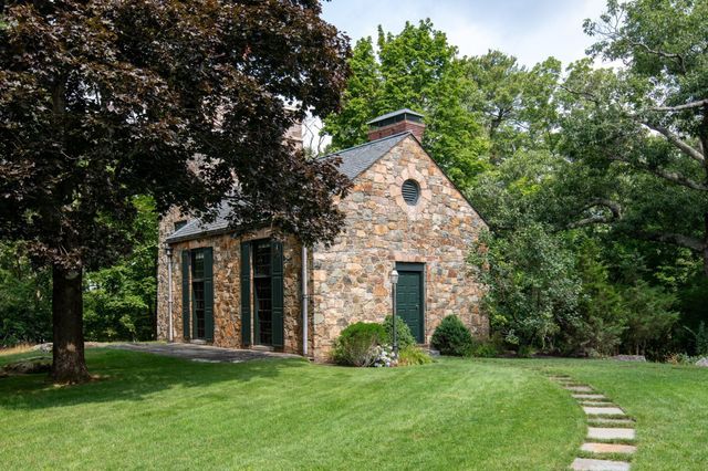 34 Rocky Ridge Lane, Dedham, MA 02026