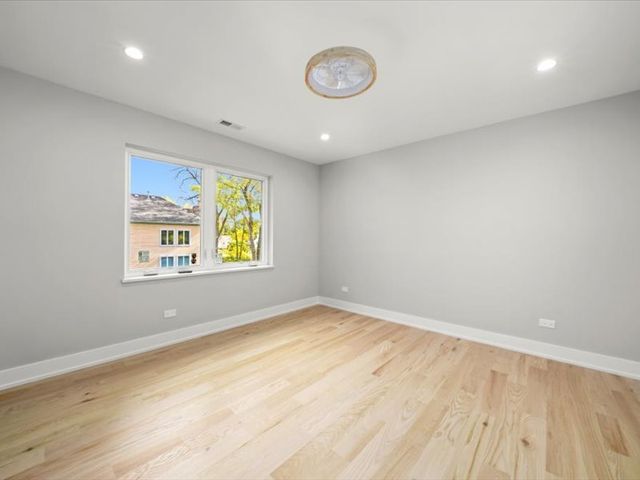 7137 S 87th Avenue S, Justice, IL 60458