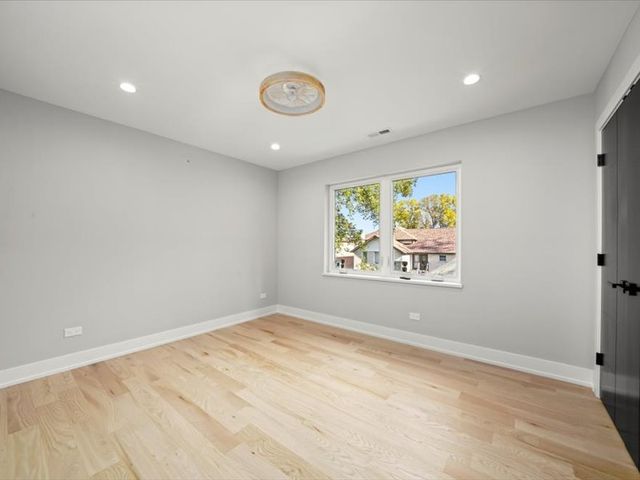 7137 S 87th Avenue S, Justice, IL 60458