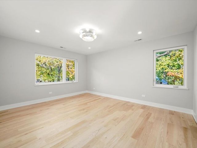 7137 S 87th Avenue S, Justice, IL 60458