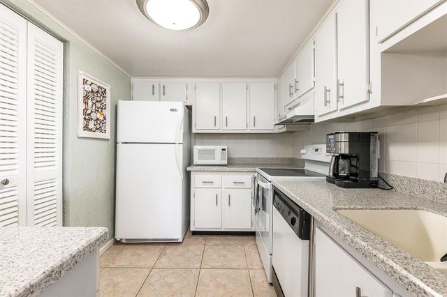 2800 N Ocean Drive A-2b, Singer Island, FL 33404