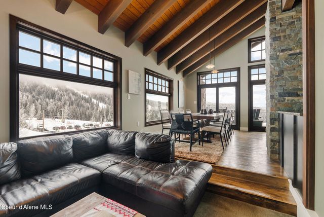 99 Village Ln, Sandpoint, ID 83864