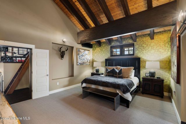 99 Village Ln, Sandpoint, ID 83864