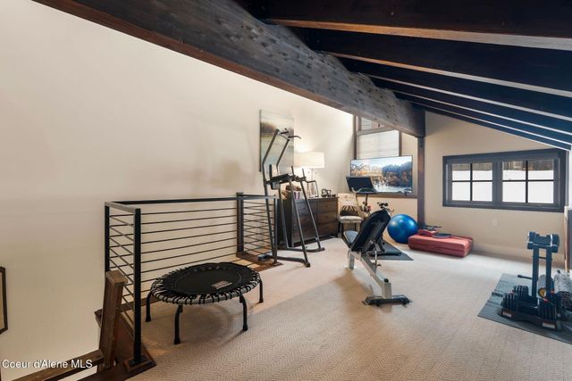 99 Village Ln, Sandpoint, ID 83864