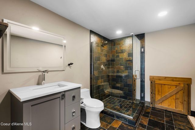 99 Village Ln, Sandpoint, ID 83864