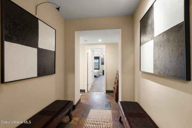 99 Village Ln, Sandpoint, ID 83864