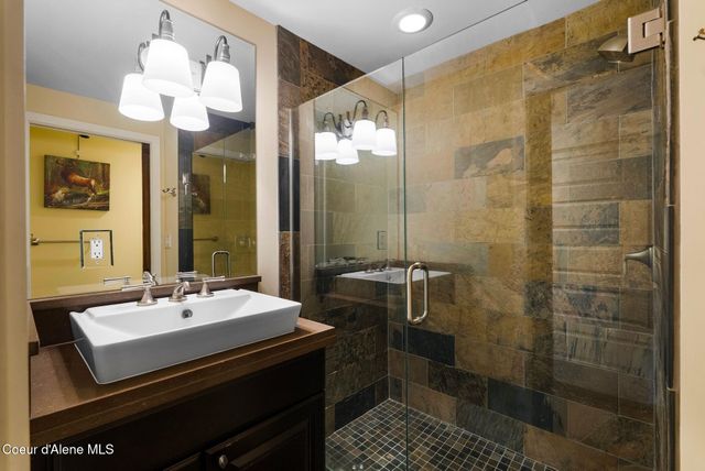 99 Village Ln, Sandpoint, ID 83864