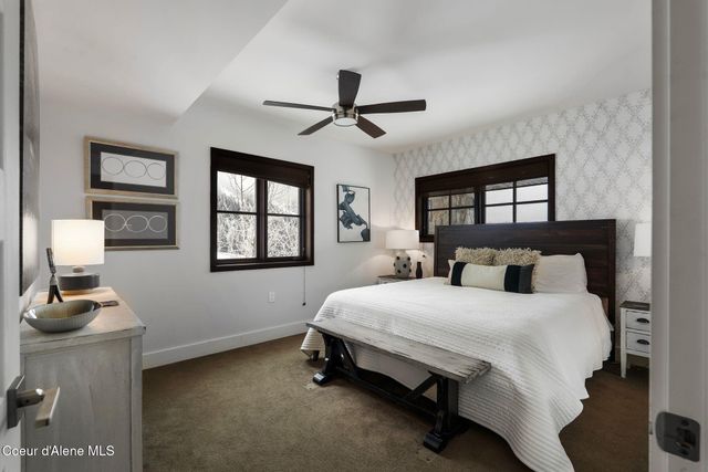 99 Village Ln, Sandpoint, ID 83864