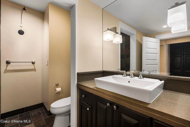 99 Village Ln, Sandpoint, ID 83864