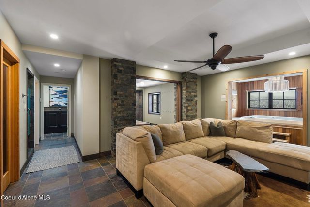 99 Village Ln, Sandpoint, ID 83864