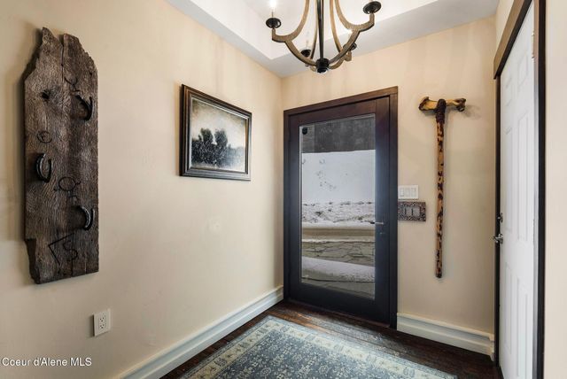 99 Village Ln, Sandpoint, ID 83864