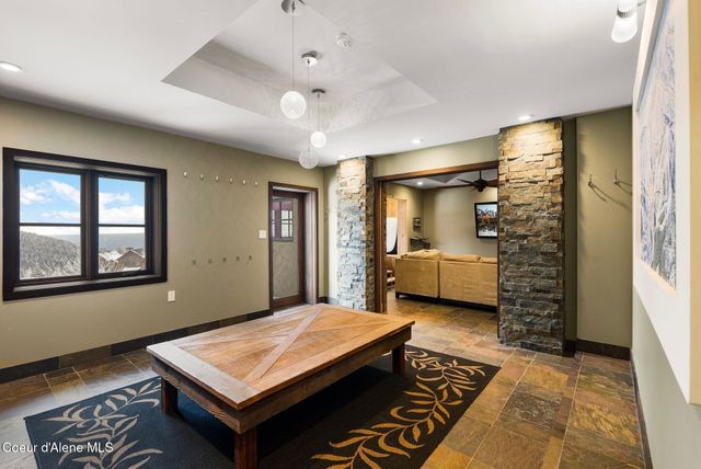 99 Village Ln, Sandpoint, ID 83864