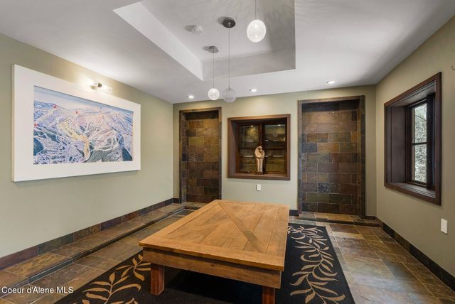 99 Village Ln, Sandpoint, ID 83864