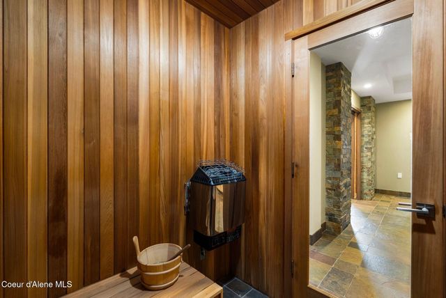 99 Village Ln, Sandpoint, ID 83864