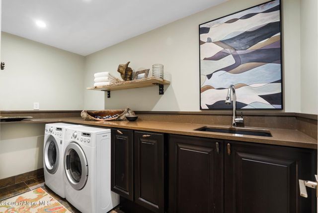 99 Village Ln, Sandpoint, ID 83864