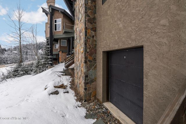 99 Village Ln, Sandpoint, ID 83864