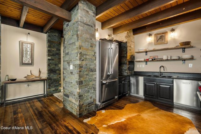 99 Village Ln, Sandpoint, ID 83864