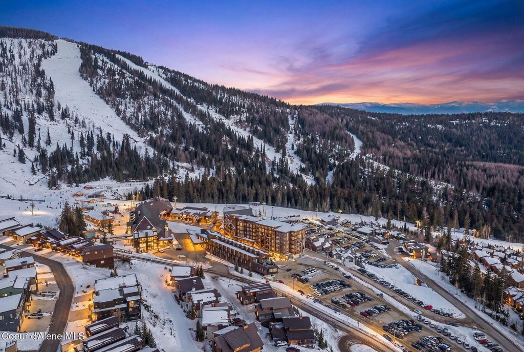 99 Village Ln, Sandpoint, ID 83864 photo 3