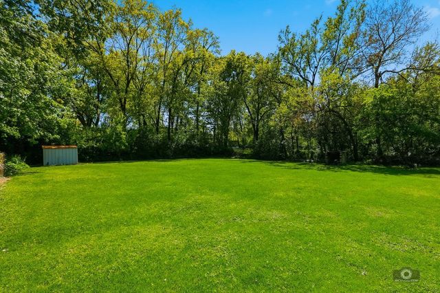 8904 Lemont Road, Downers Grove, IL 60516