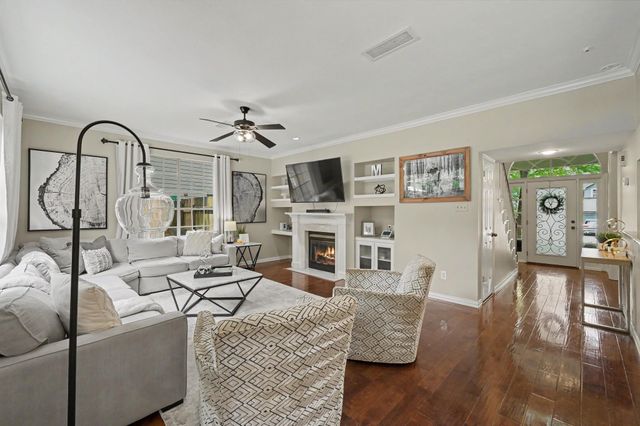 39 W Trace Creek Drive, The Woodlands, TX 77381