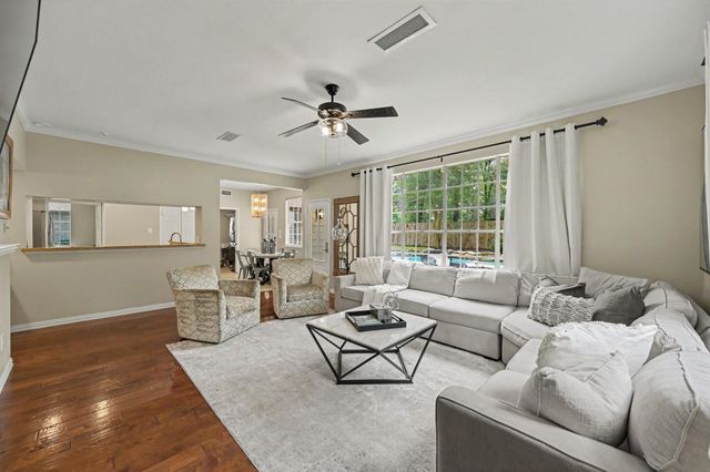 39 W Trace Creek Drive, The Woodlands, TX 77381