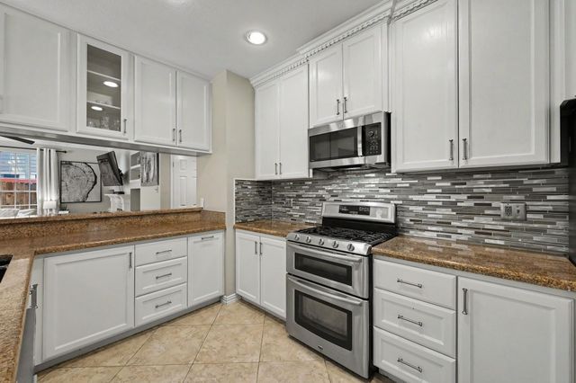 39 W Trace Creek Drive, The Woodlands, TX 77381