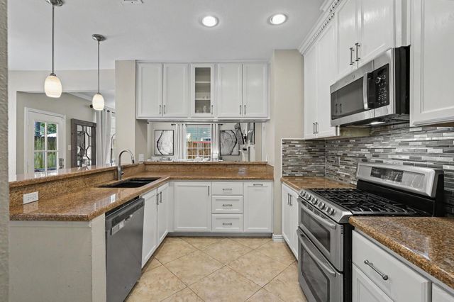 39 W Trace Creek Drive, The Woodlands, TX 77381