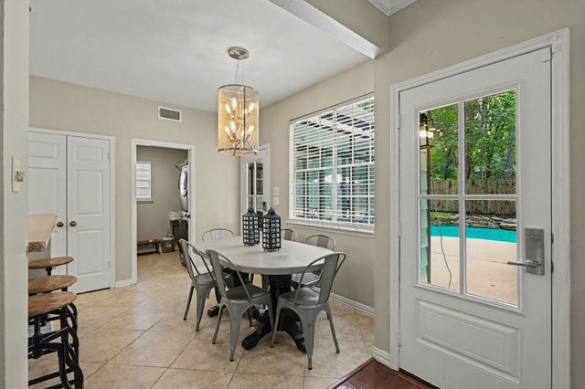 39 W Trace Creek Drive, The Woodlands, TX 77381