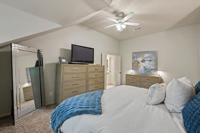 39 W Trace Creek Drive, The Woodlands, TX 77381