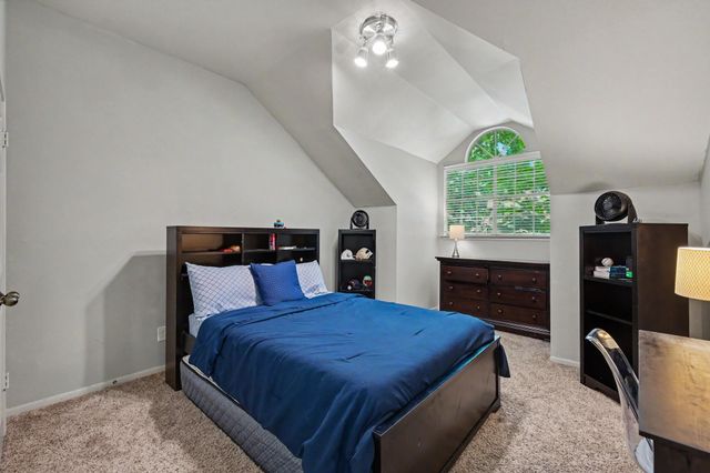 39 W Trace Creek Drive, The Woodlands, TX 77381