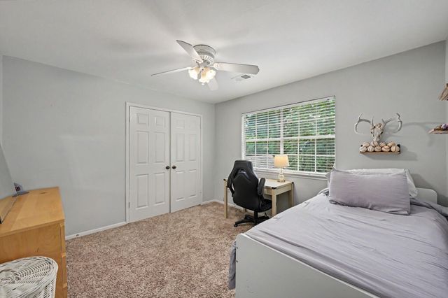 39 W Trace Creek Drive, The Woodlands, TX 77381