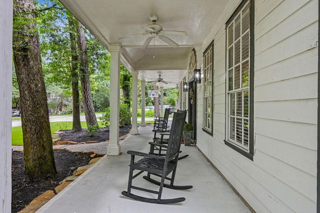 39 W Trace Creek Drive, The Woodlands, TX 77381