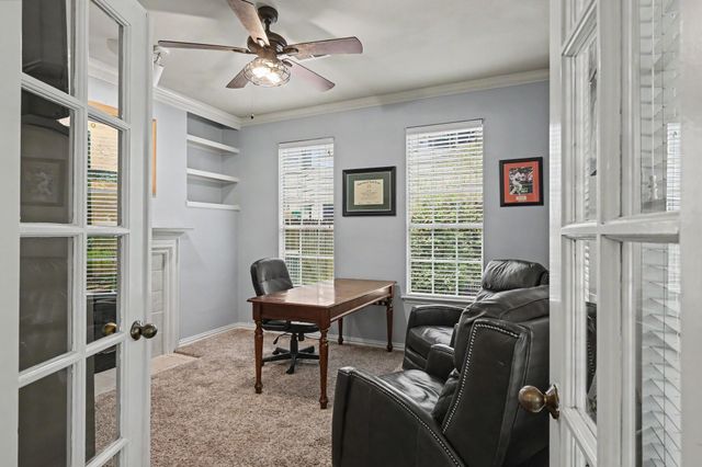 39 W Trace Creek Drive, The Woodlands, TX 77381